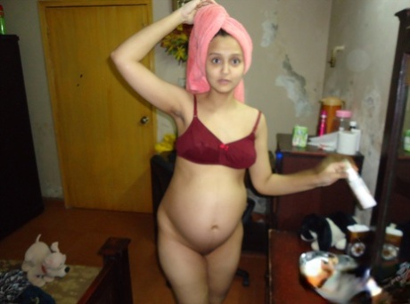 Pregnant Indian Wife Nude - Pregnant Indian Porn & Naked Boobs Pics - BustyRack.com